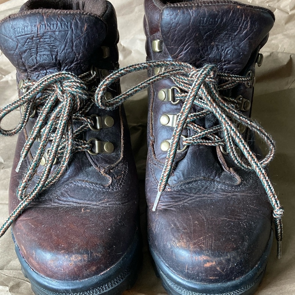 Brown Ankle Boots with Textured Leather and Sturdy Sole
